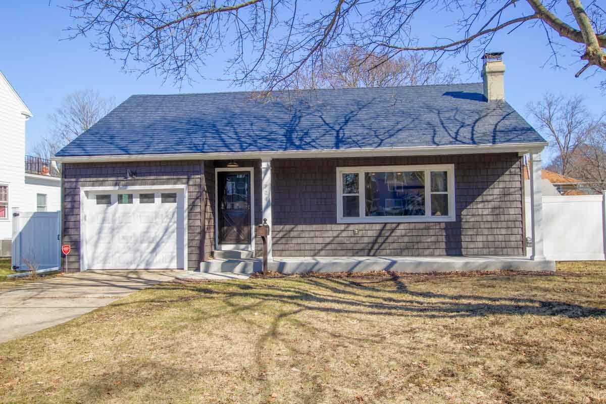724 Crescent - Photo 1