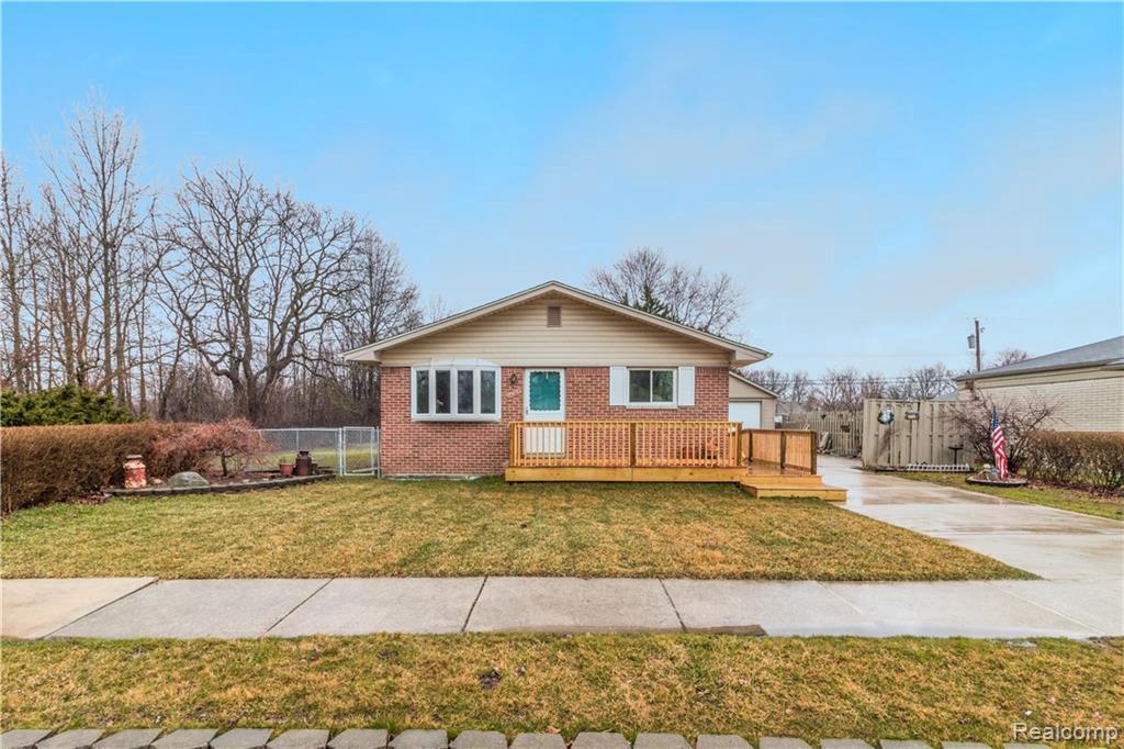 24203 Woodland Dr - Photo 1