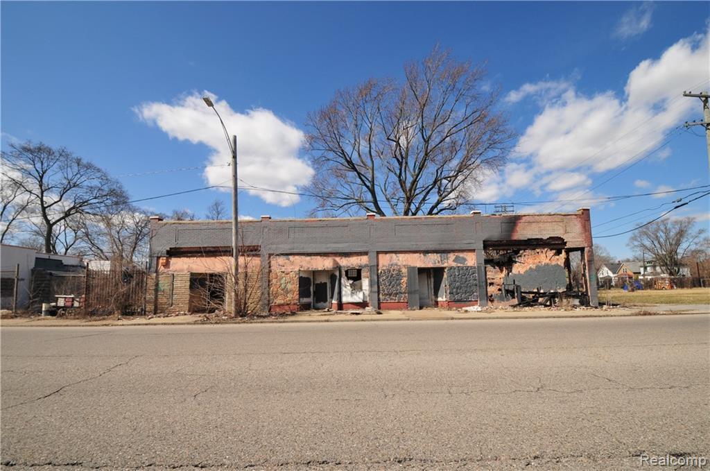 9917 Forest Ave - Photo 1