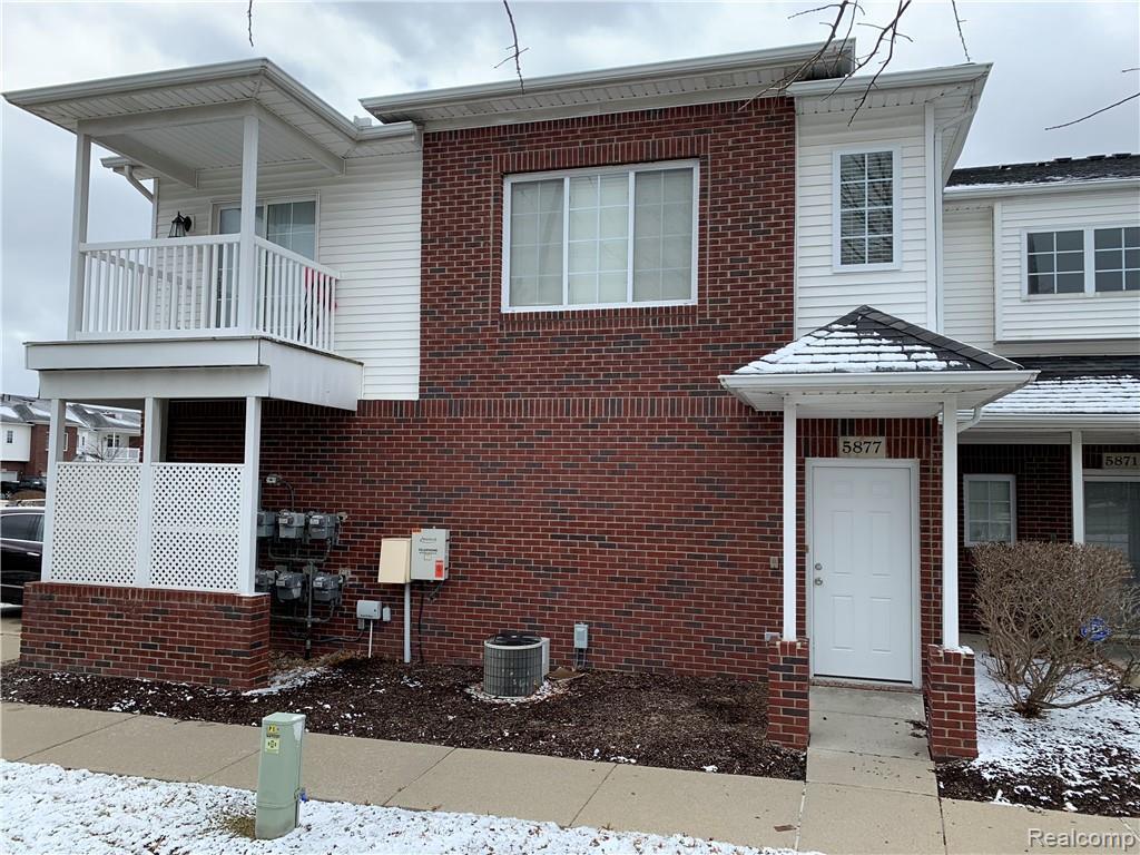 5877 Twin Oaks Dr - Photo 1