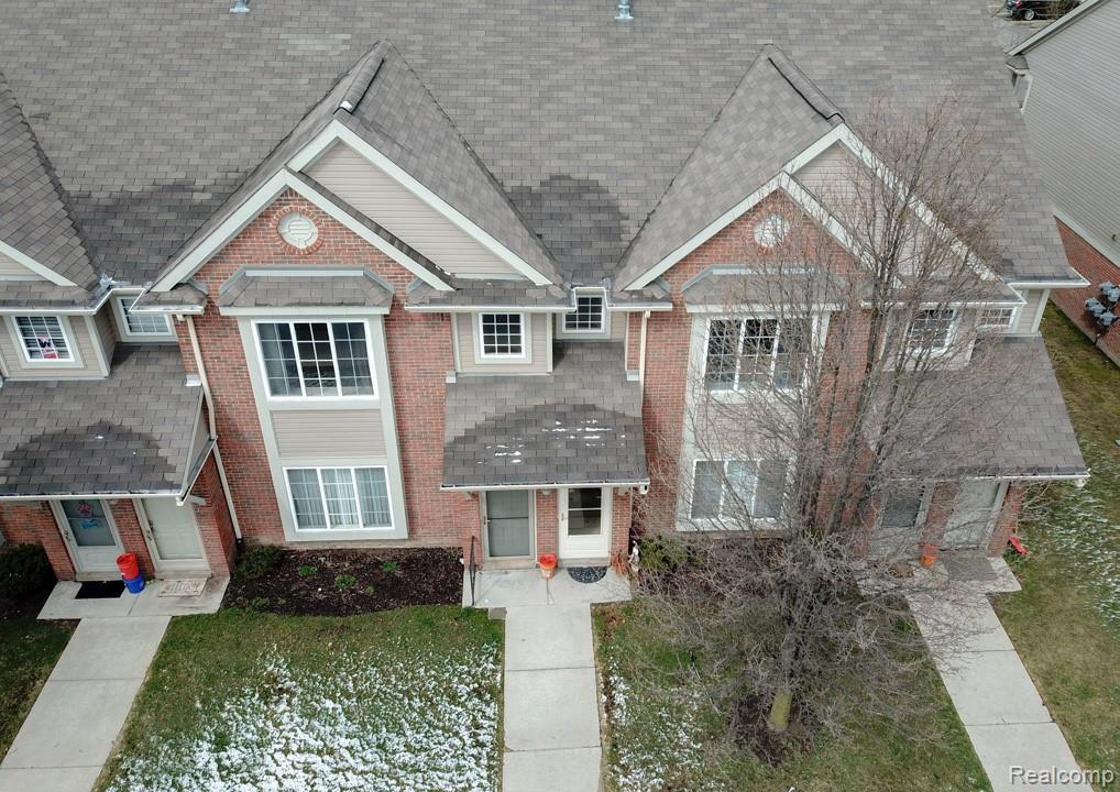 34122 Utica Rd - Photo 1