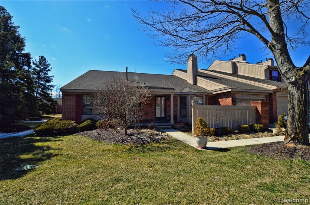 7295 Somerby - Photo 1