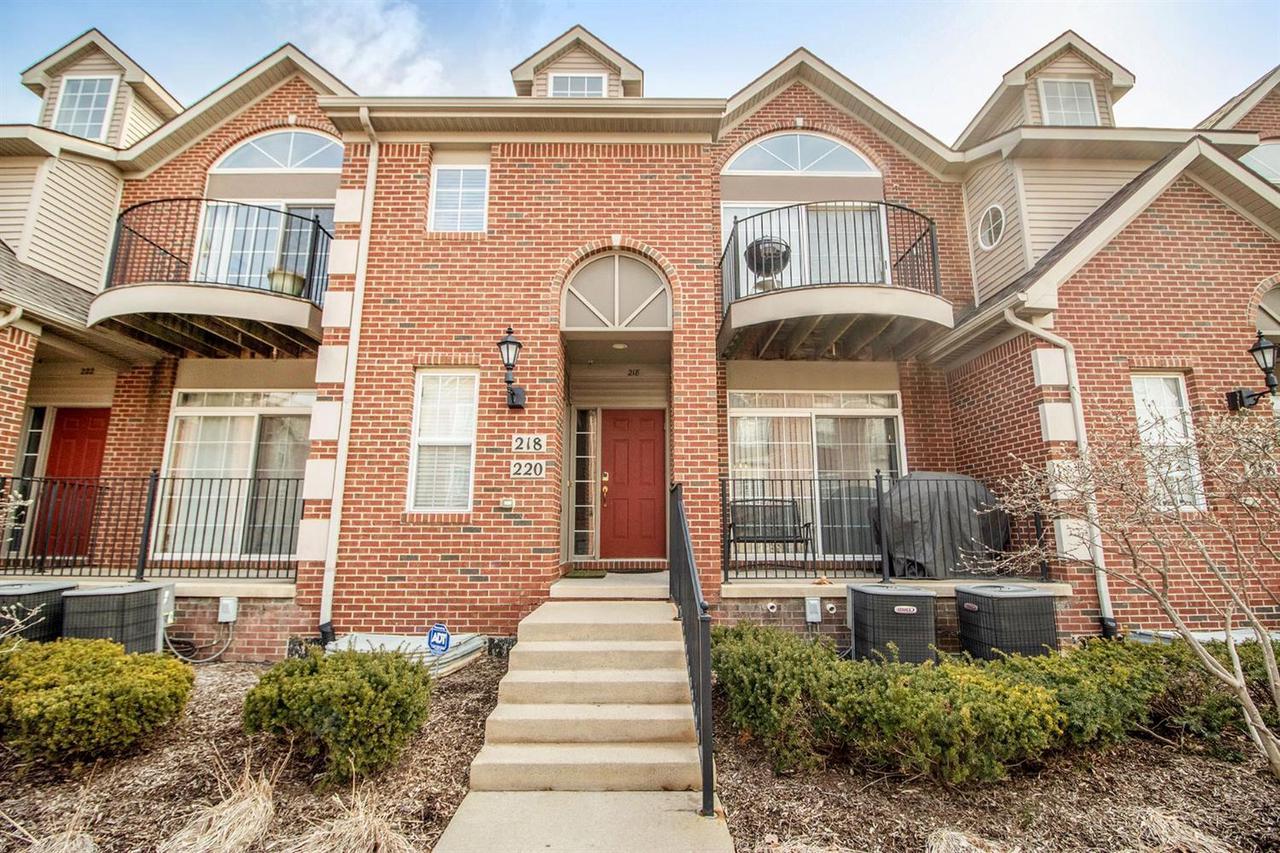 218 Oakbrook Dr - Photo 1