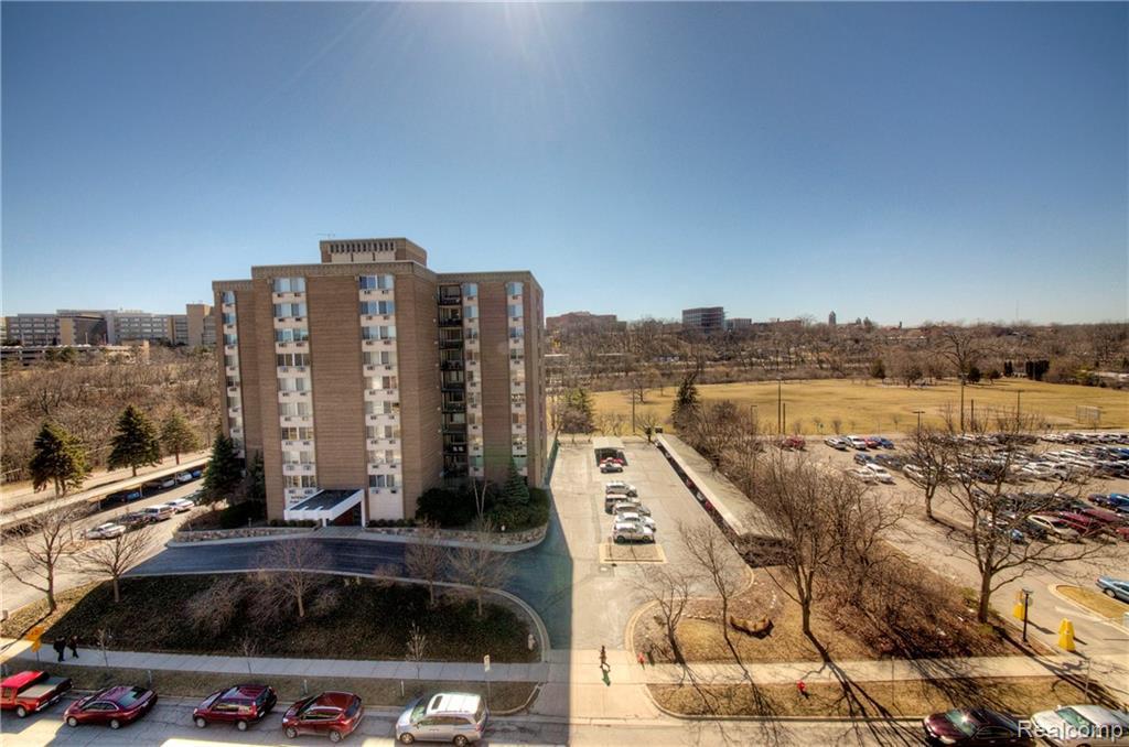 1050 Wall St - Photo 1