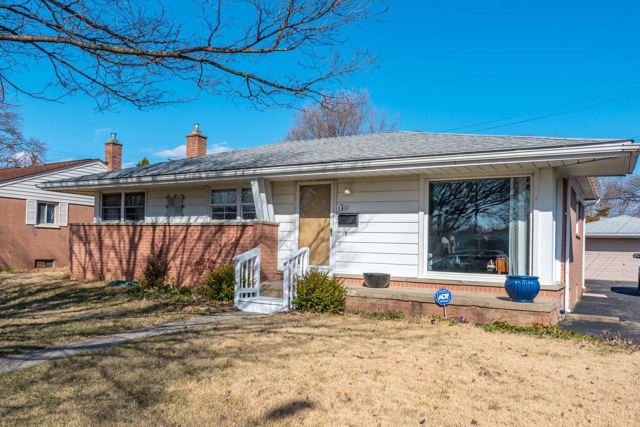 1311 Jeff St - Photo 1