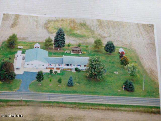 1025 Wildwood Rd - Photo 1