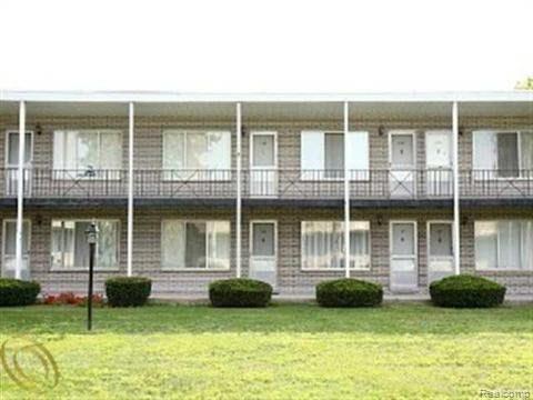 17161 Redford St - Photo 1