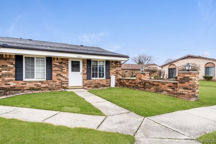 32622 Valley Dr - Photo 1