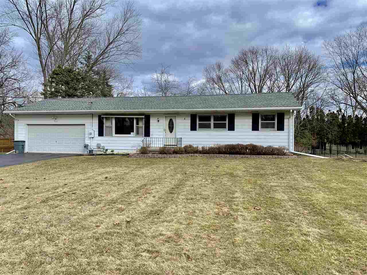 337 Fernwood - Photo 1