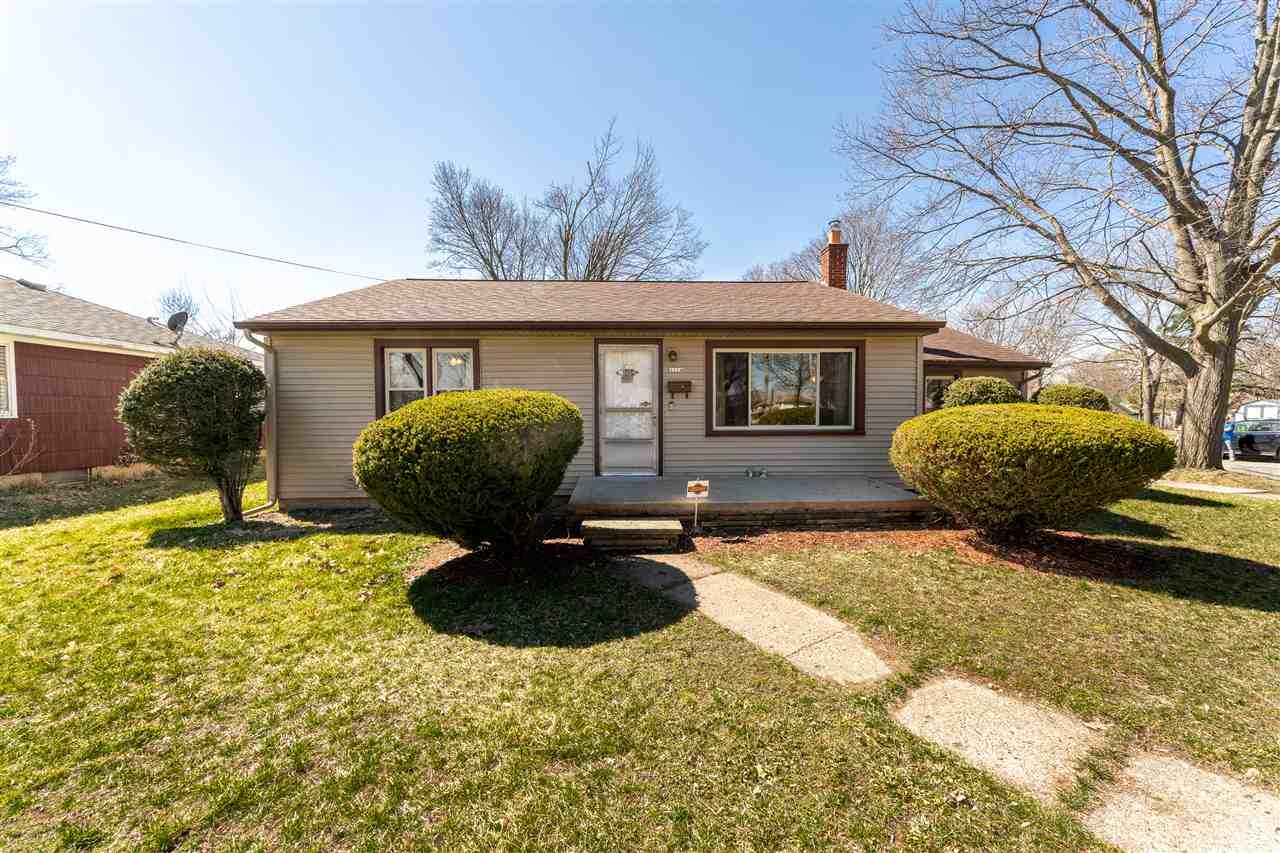 1114 Lansing Ave - Photo 1