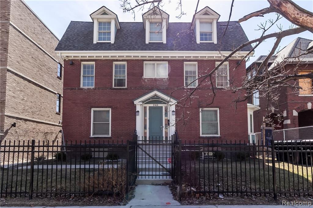 248 Mack Ave - Photo 1