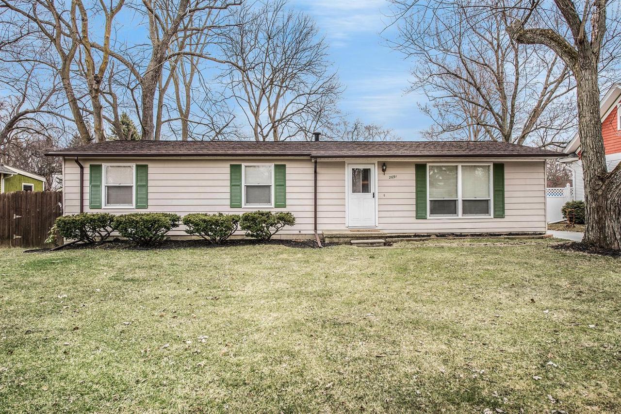 2691 Maplewood Ave - Photo 1