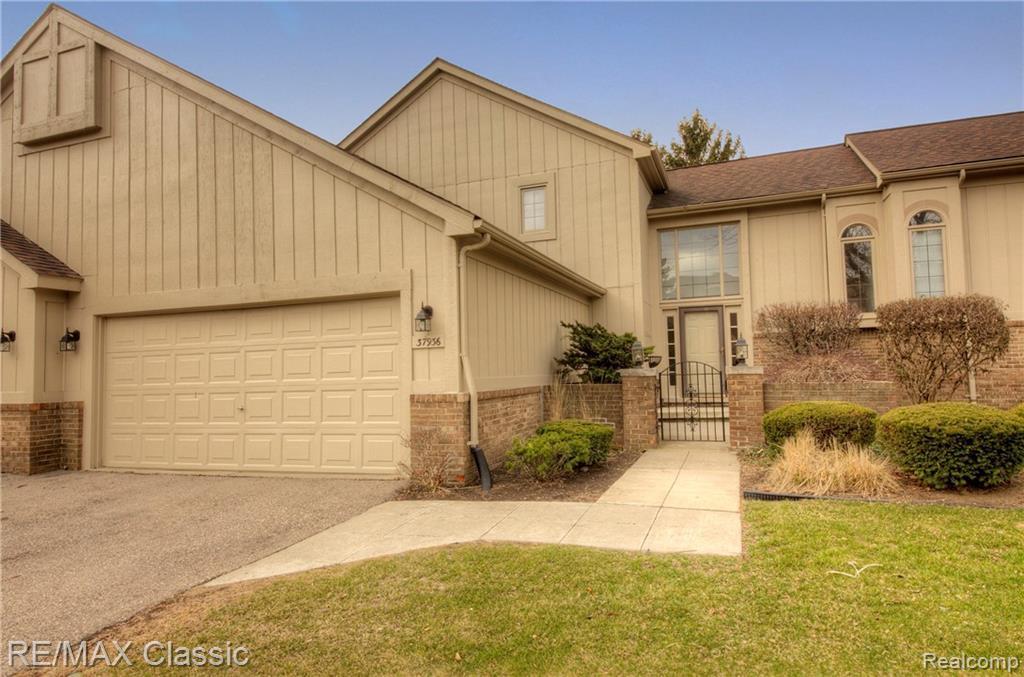 37936 Laurel Park Dr - Photo 1