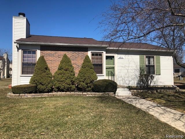 2810 Roundtree Dr - Photo 1