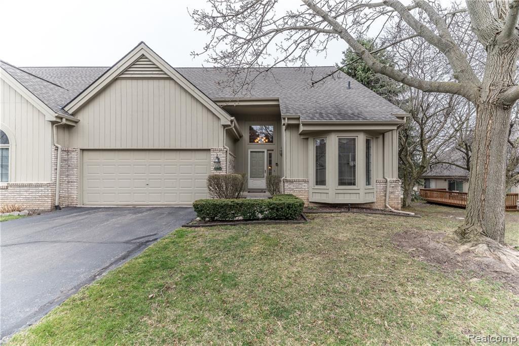 24350 Kensington - Photo 1