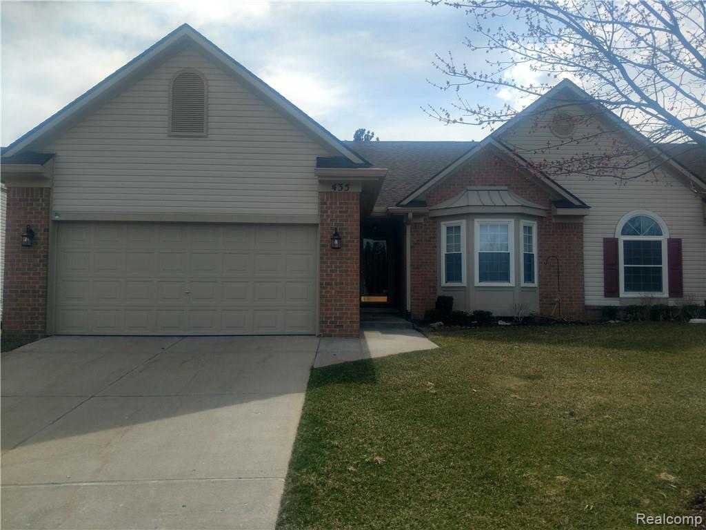 435 Woodvale Dr - Photo 1