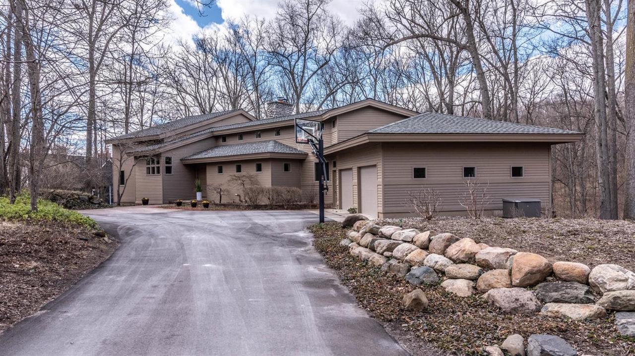 3755 Oakmore Ct - Photo 1