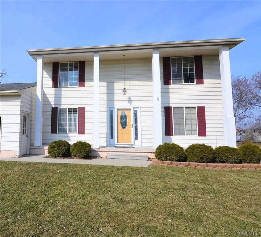 10044 Shadyhill Ln - Photo 1