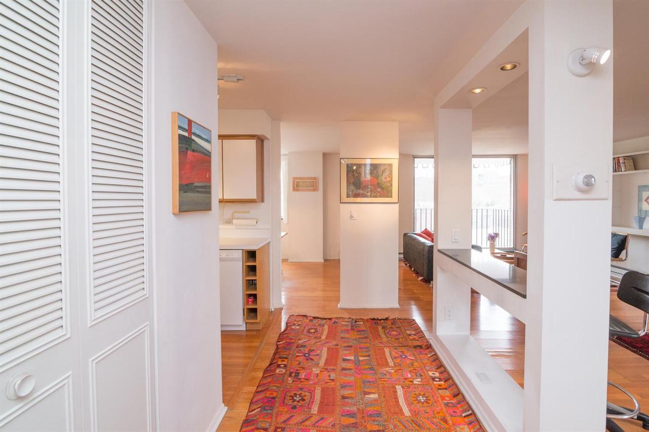 1050 Wall St - Photo 1