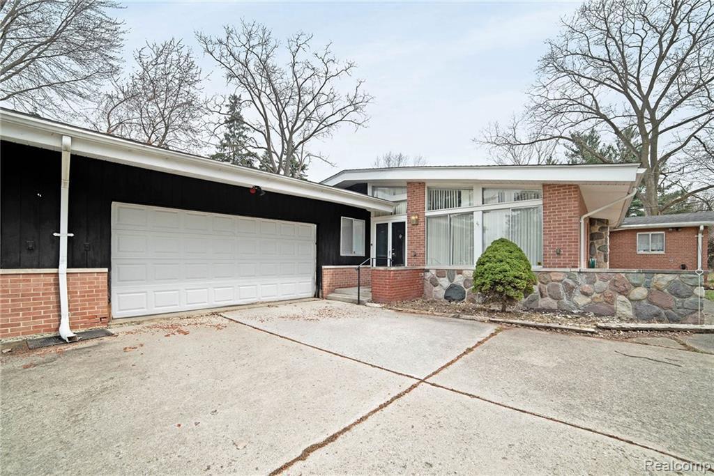29361 Murray Crescent Dr - Photo 1