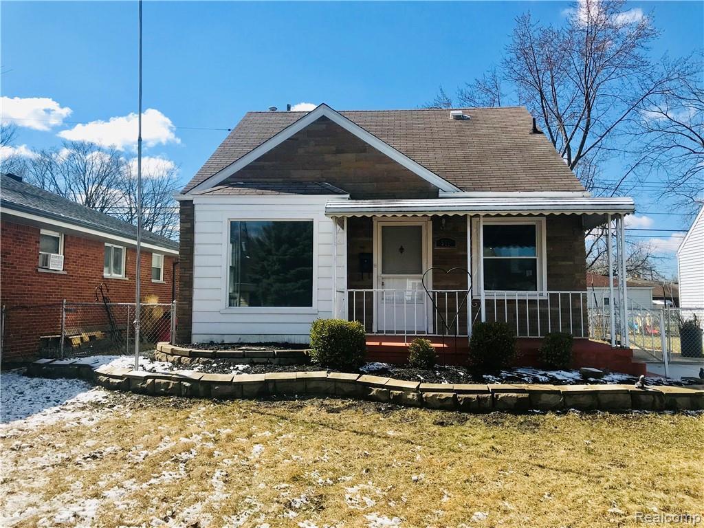 561 Capitol Ave - Photo 1