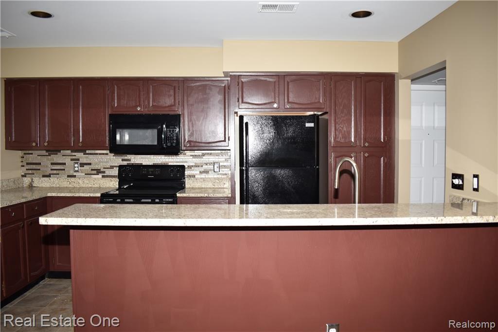 21054 Boulder Cir - Photo 1