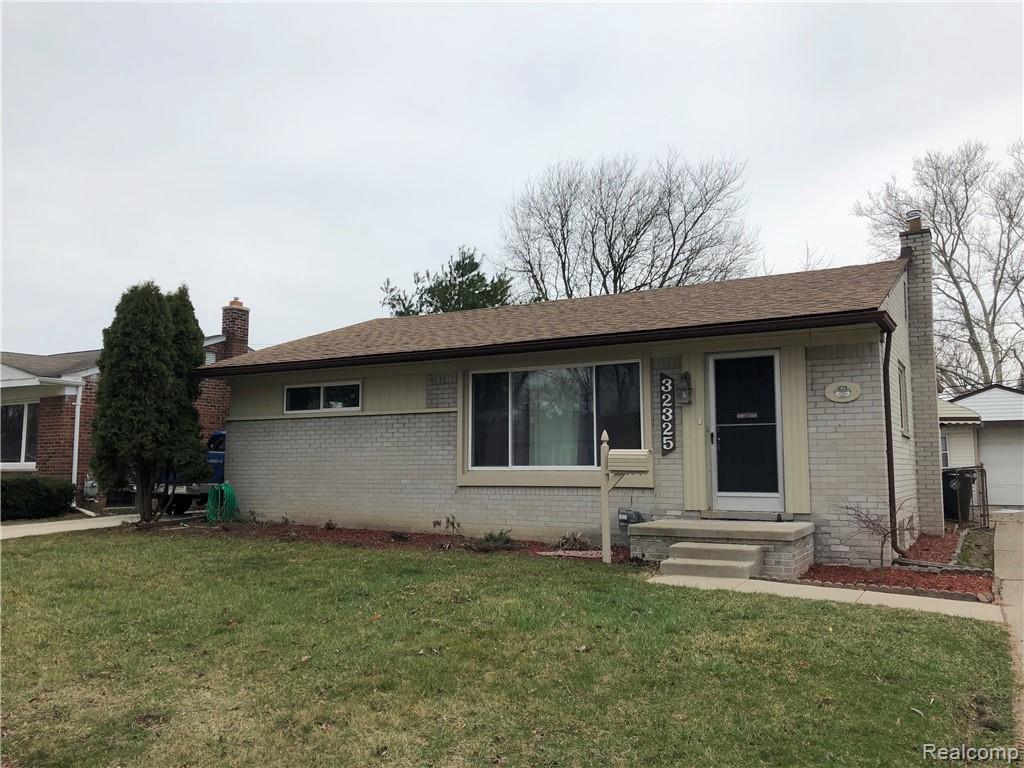 32325 Hees St - Photo 1