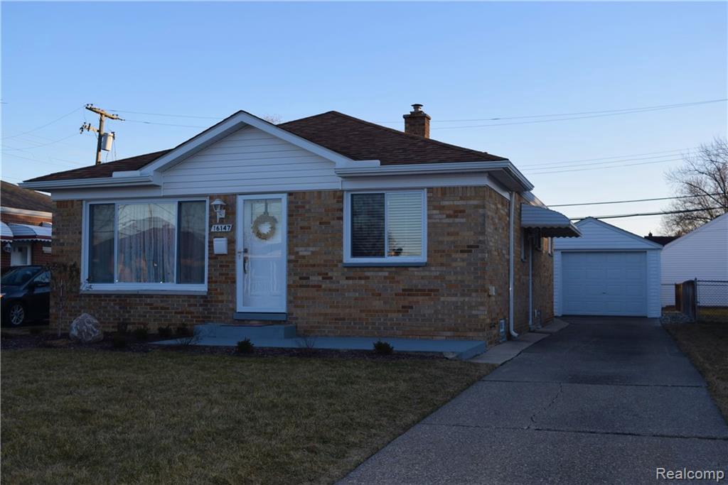 16147 Regina Ave - Photo 1