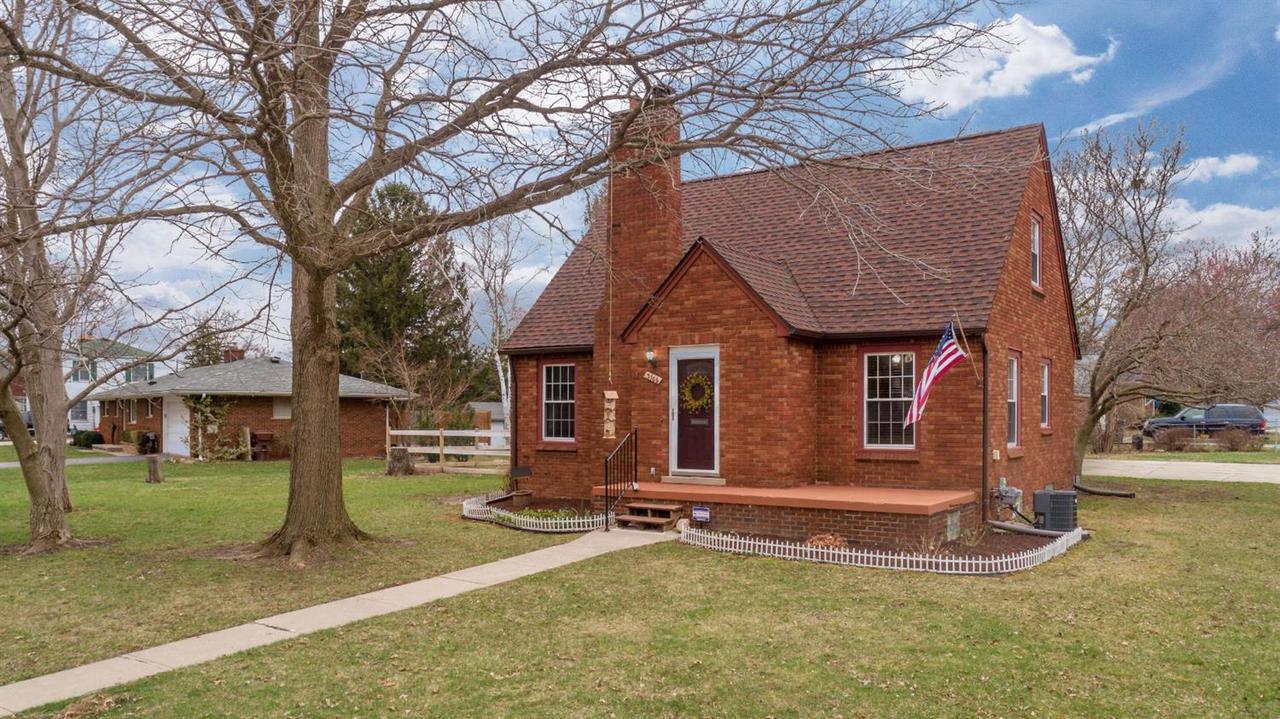3106 Winifred - Photo 1