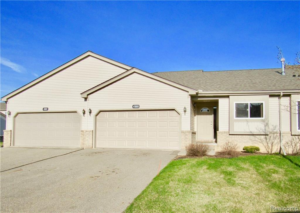 41009 Williams St - Photo 1
