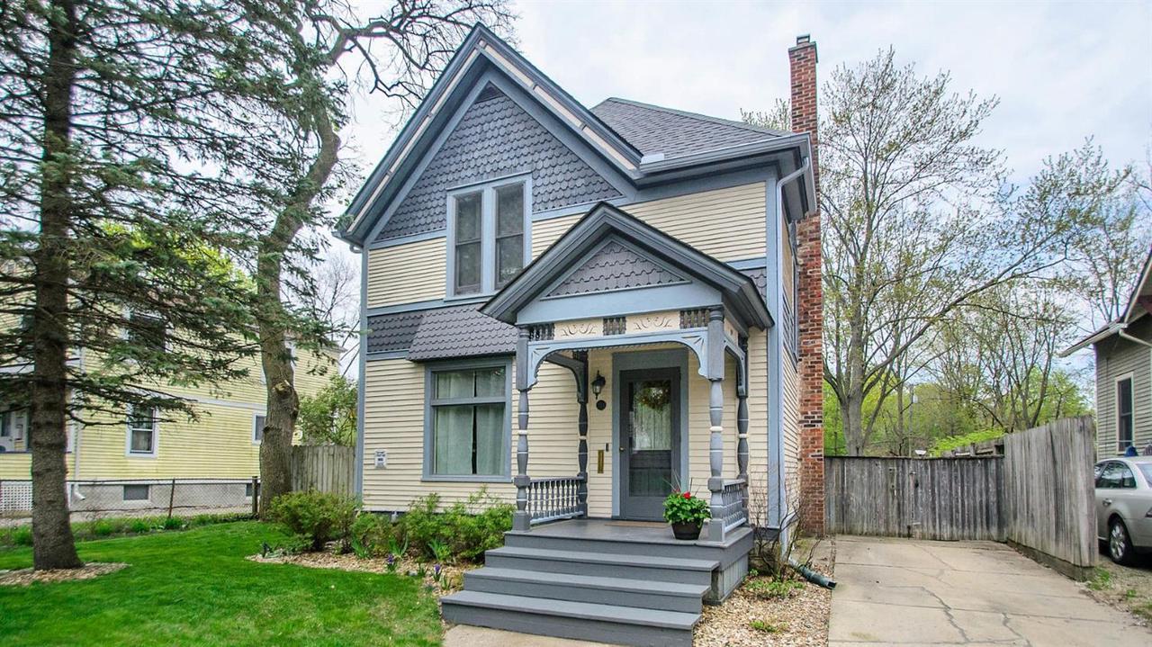 213 Oakwood St - Photo 1