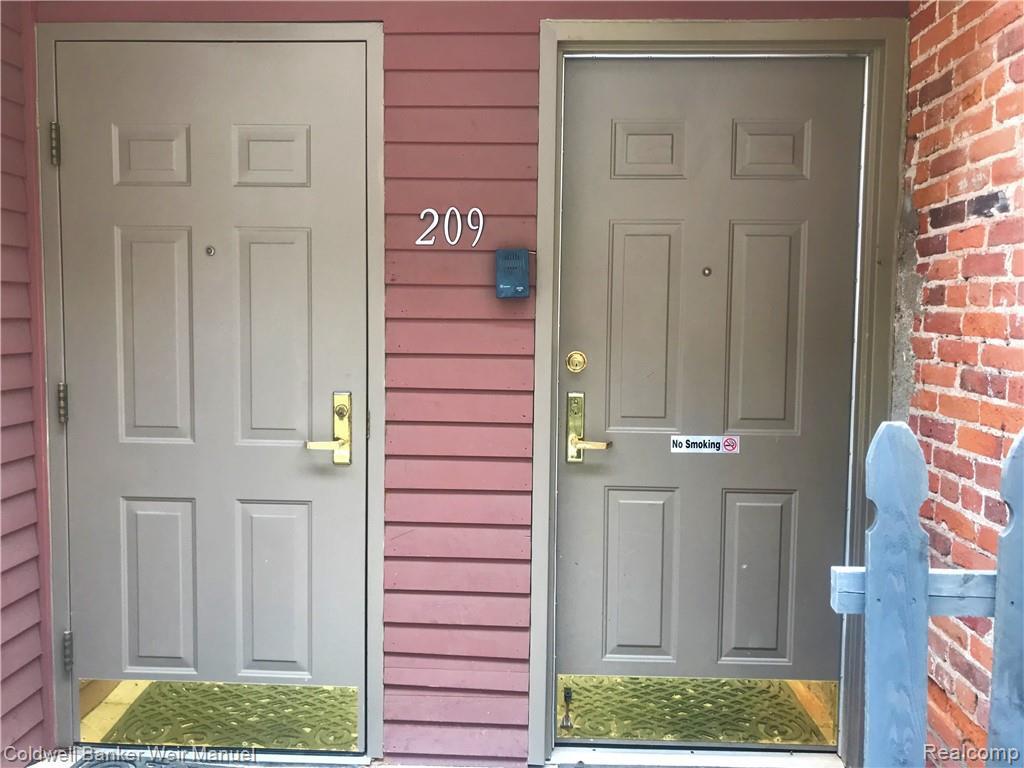 209 Main St - Photo 1