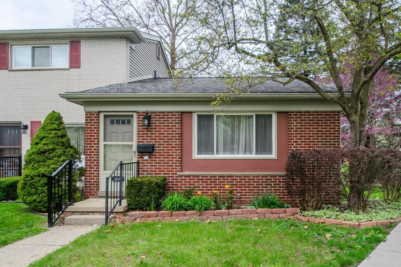 3043 Williamsburg - Photo 1