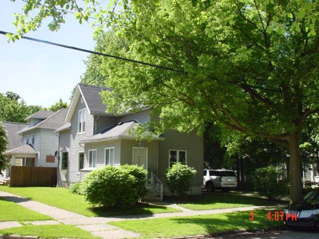 202 Pleasant St - Photo 1