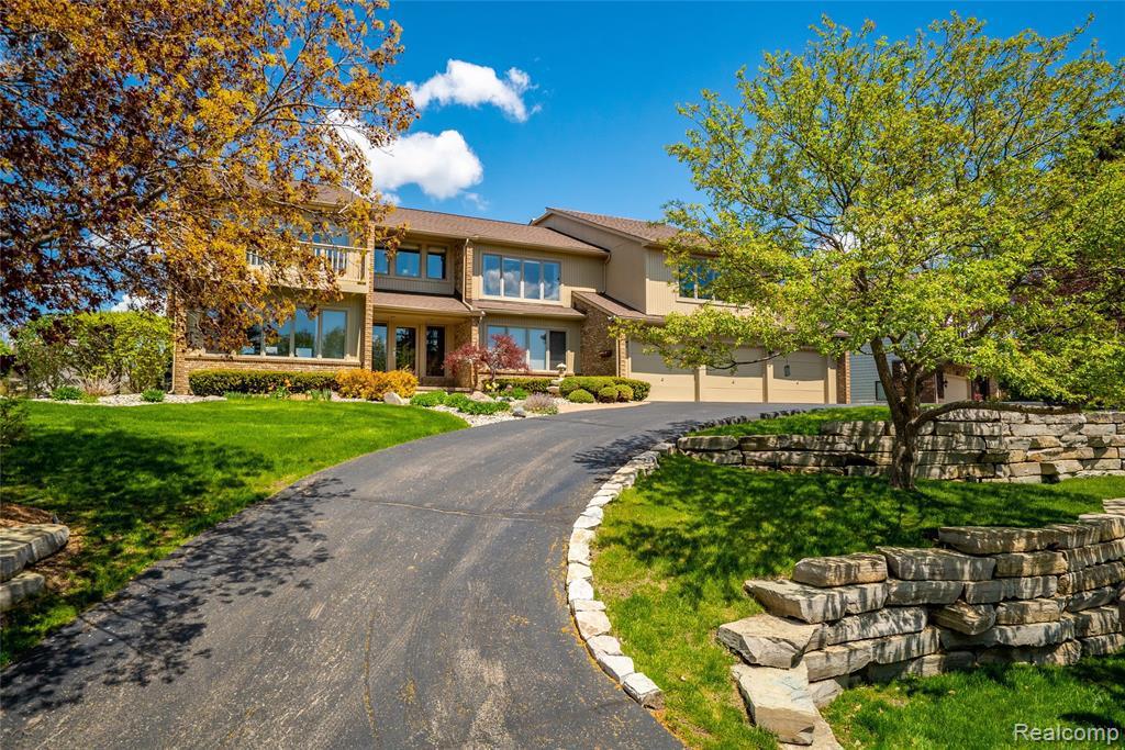 8453 Harbortowne Dr - Photo 1