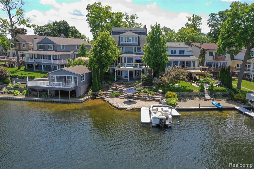 3840 Island Park Dr - Photo 1