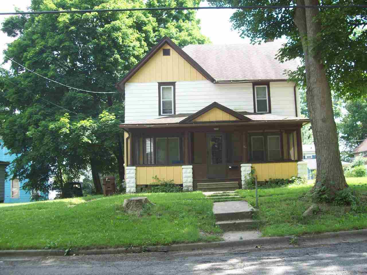114 Pine St - Photo 1