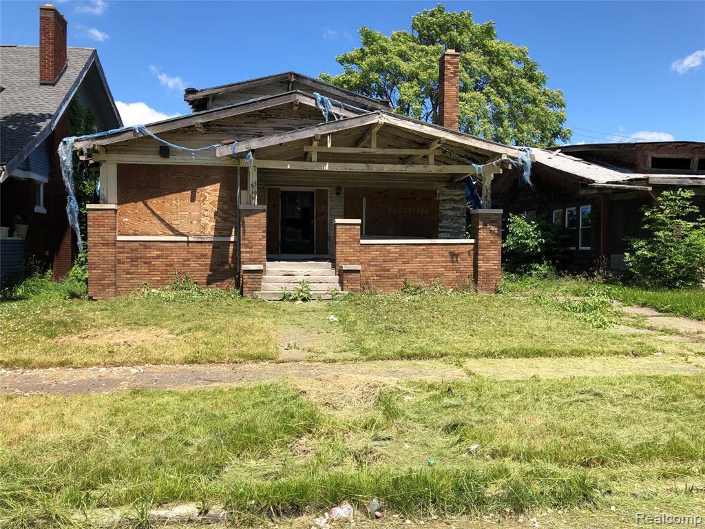 162 Puritan St - Photo 1