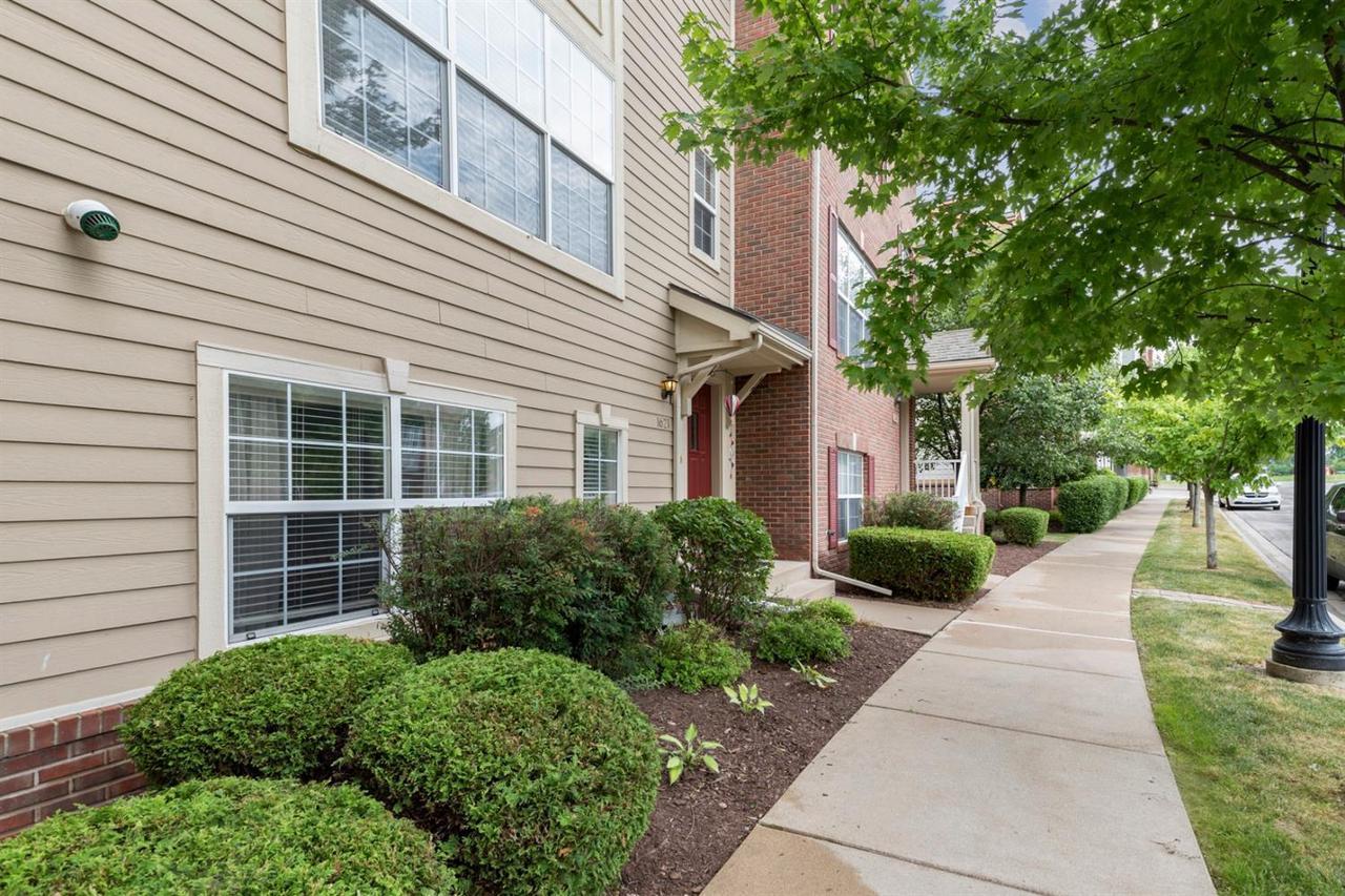 1621 Town Commons Dr - Photo 1