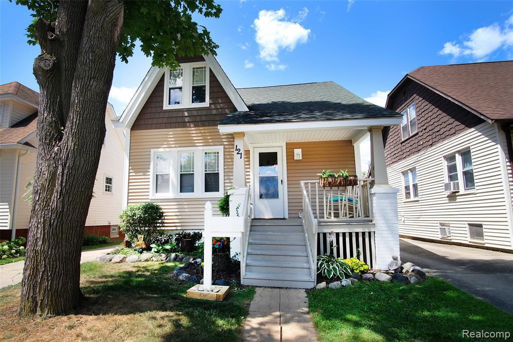 121 Edison Ave - Photo 1