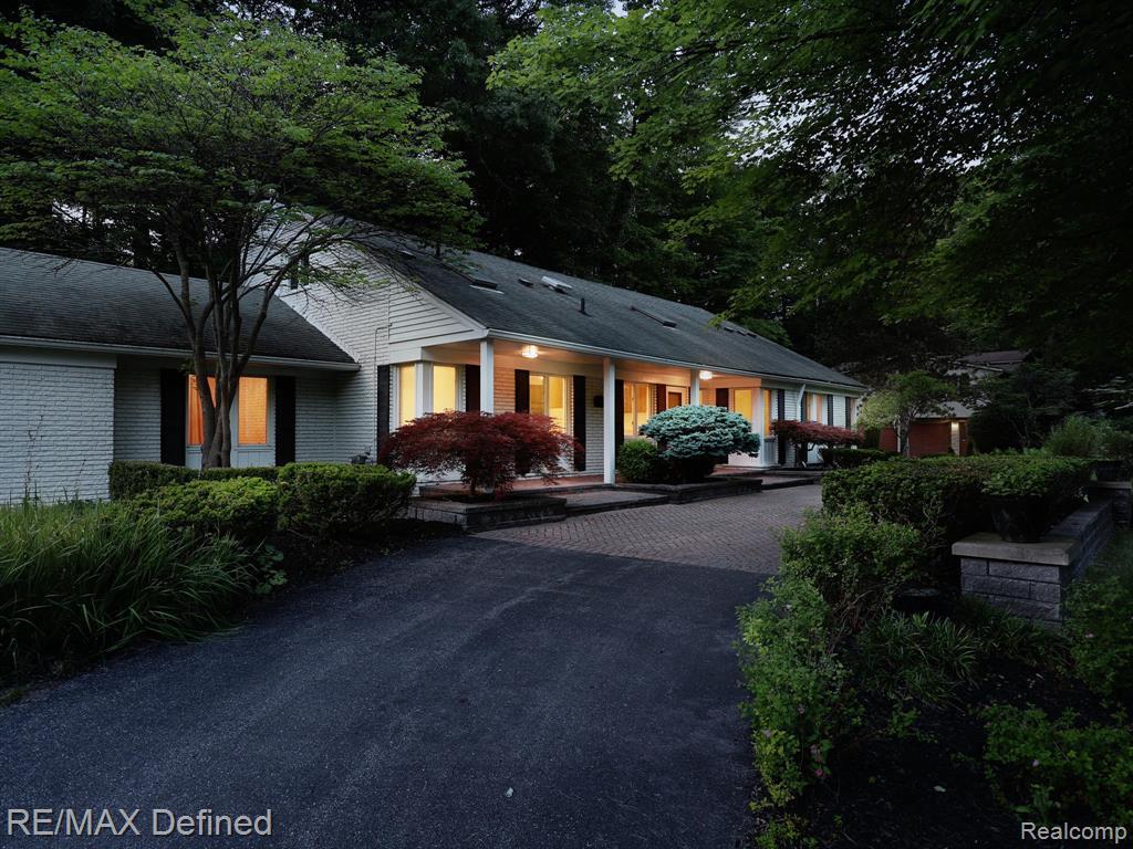 4785 Pickering Rd - Photo 1