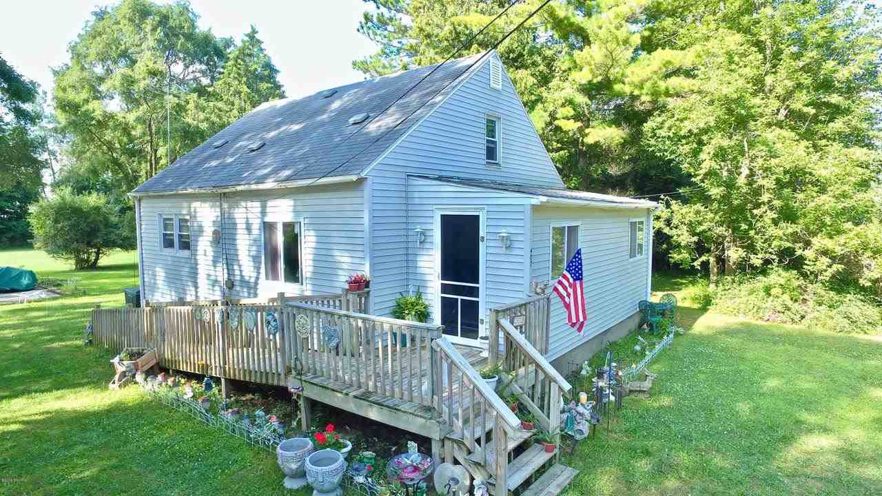 407 Graham St - Photo 1