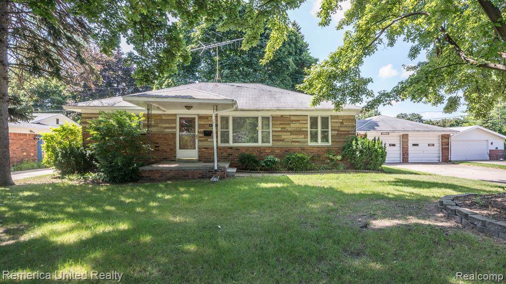 42475 Postiff Ave - Photo 1