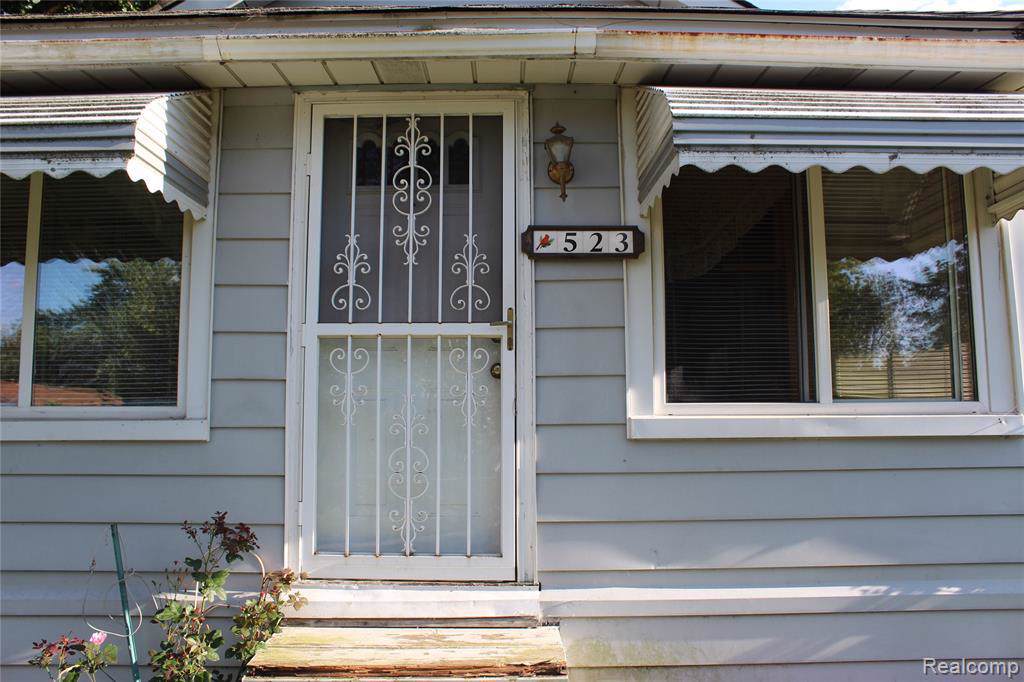 523 Colorado Ave - Photo 1