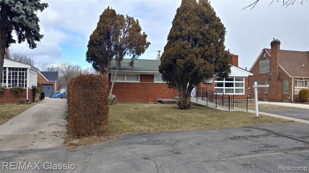 Joy Rd - Photo 1