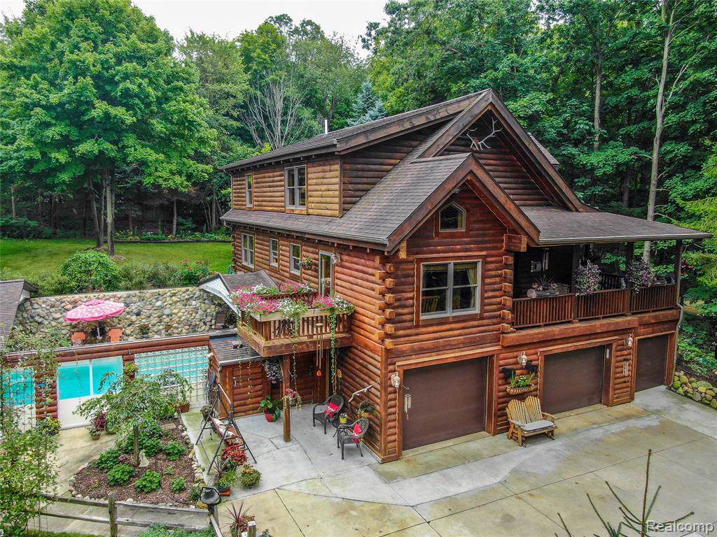 2072 Barron Rd - Photo 1