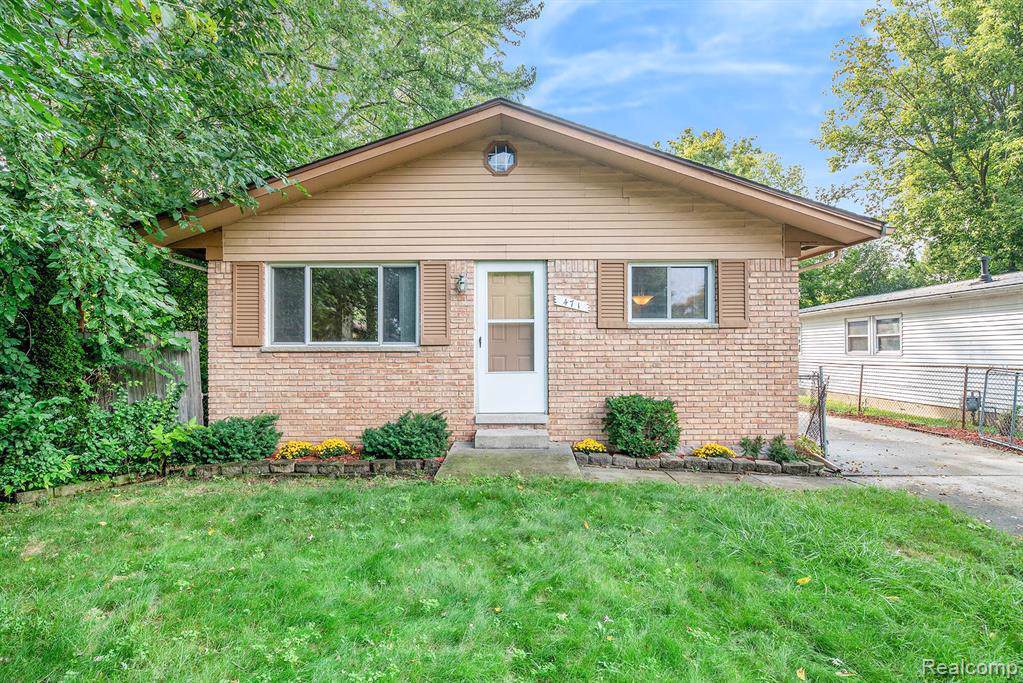 471 Dupont Ave - Photo 1