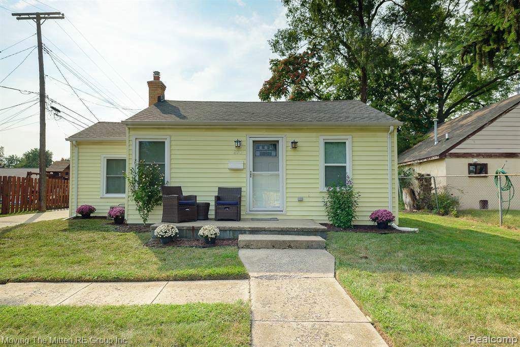 871 Arthur St - Photo 1