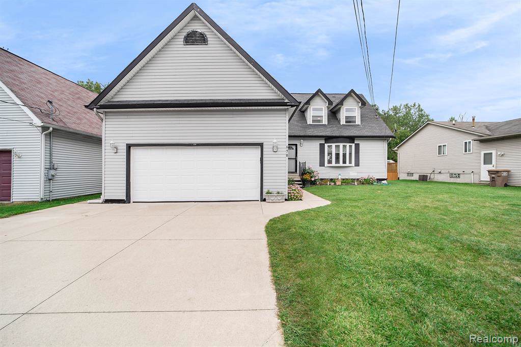 678 Bay St - Photo 1