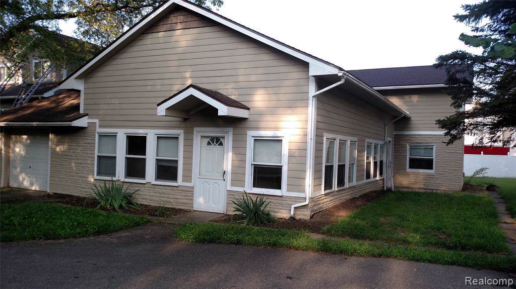 2290 Old Novi Rd - Photo 1